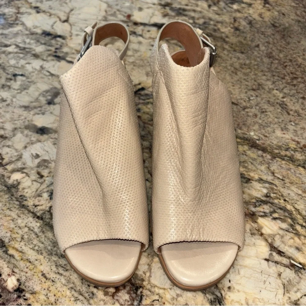 Gentle Souls Cream Peep-Toe Block Heels - Picture 4 of 8